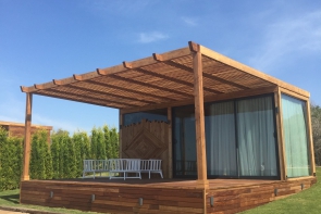 Ahşap Cabana, Yürüyüş Yolu, Doğal Ot kaplama, Spor Alanı, İroco Deck Döşeme