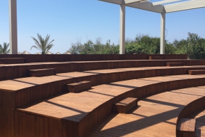 Ahşap Cabana, Yürüyüş Yolu, Doğal Ot kaplama, Spor Alanı, İroco Deck Döşeme