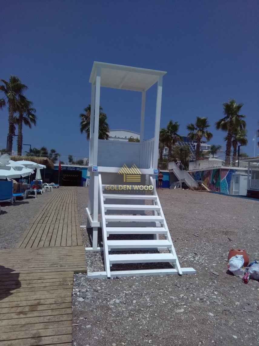 Ahşap Cankurtaran Kulesi